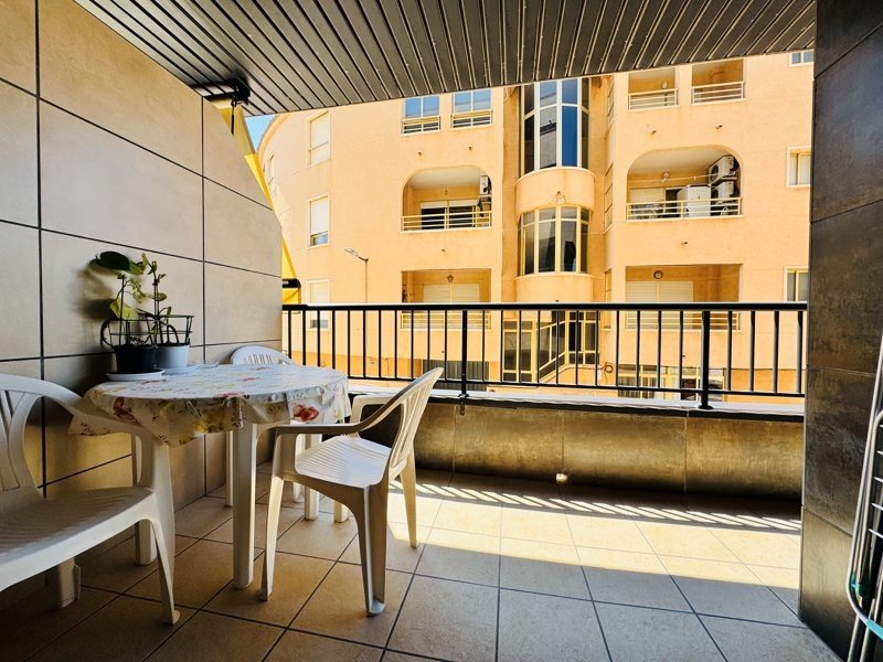   This apartment is located in the center of La Mata, close to all amenities and just 100 meters from the beach.It has a surface area of 58 m2 and ...