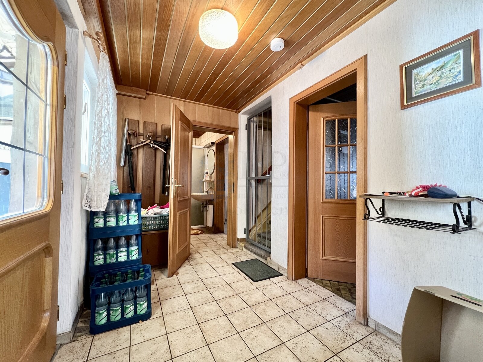 ERBENHEIM: SPACIOUS PROPERTY WITH BARN IN A QUIET CENTRAL LOCATION