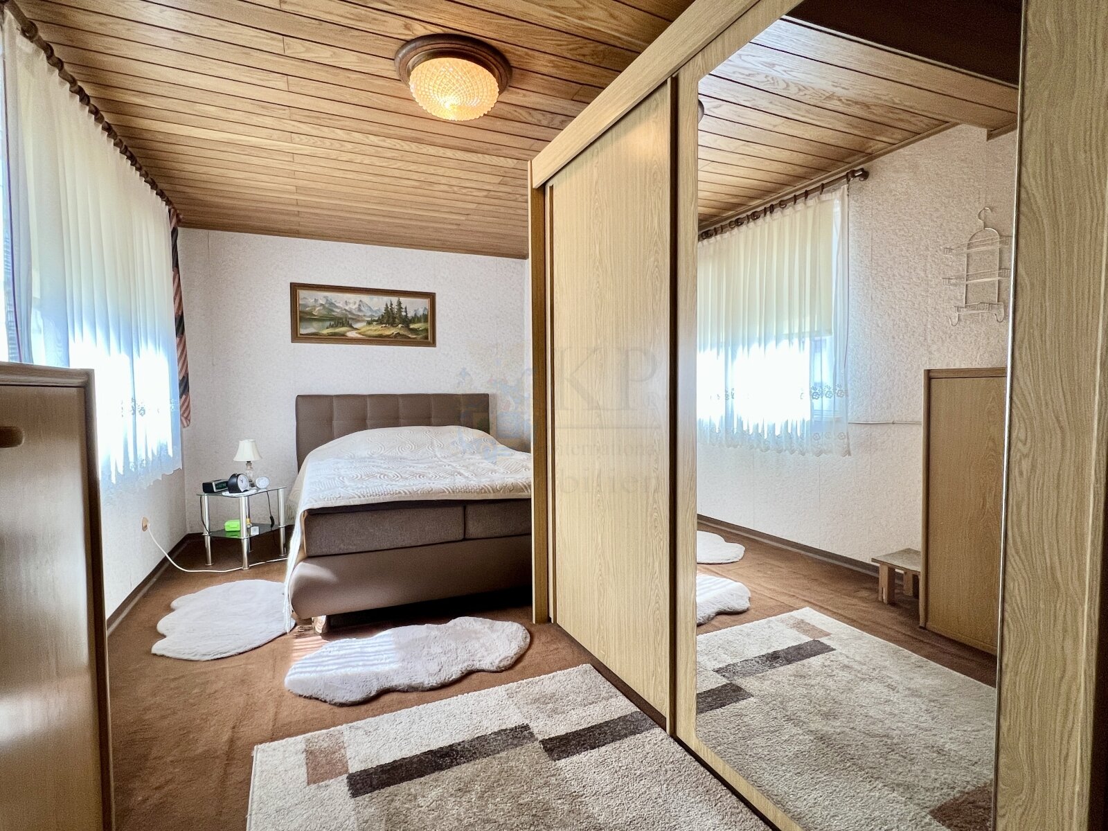 ERBENHEIM: SPACIOUS PROPERTY WITH BARN IN A QUIET CENTRAL LOCATION