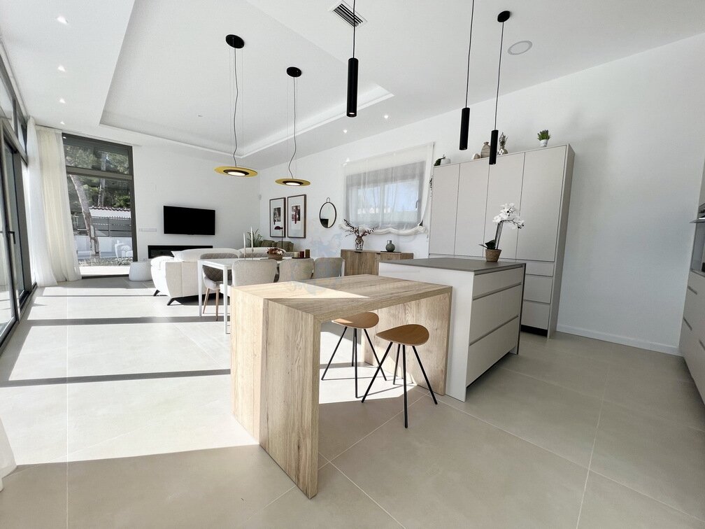 Exclusive Modern Villa with Pool, Designer Kitchen & Mediterranean Charm