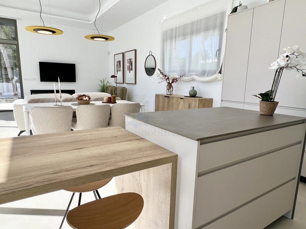 Exclusive Modern Villa with Pool, Designer Kitchen & Mediterranean Charm