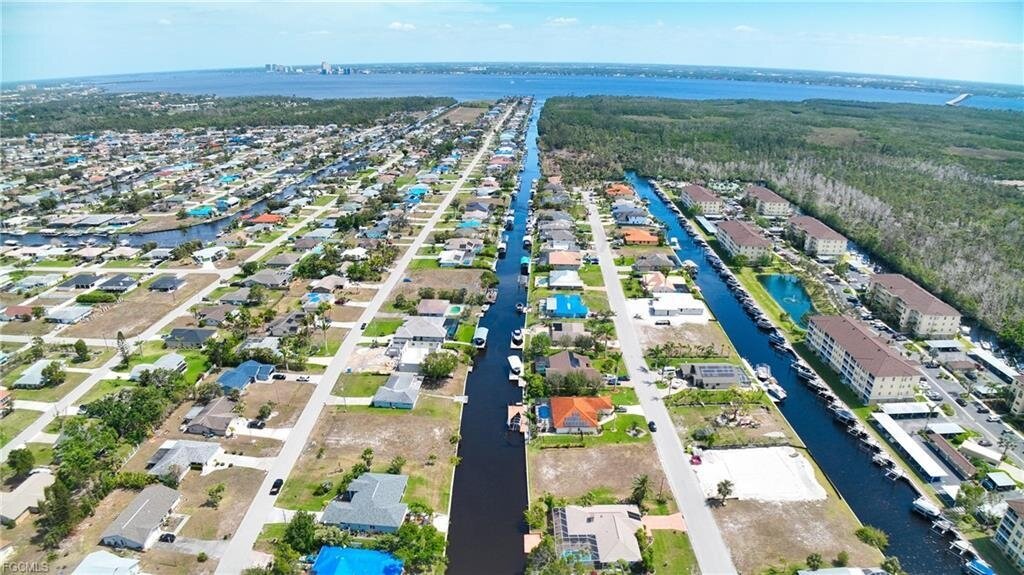 Traumgrundstück mit Direktzugang – Ohne Brücken ins offene Meer!