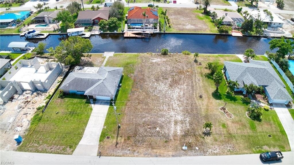 Traumgrundstück mit Direktzugang – Ohne Brücken ins offene Meer!