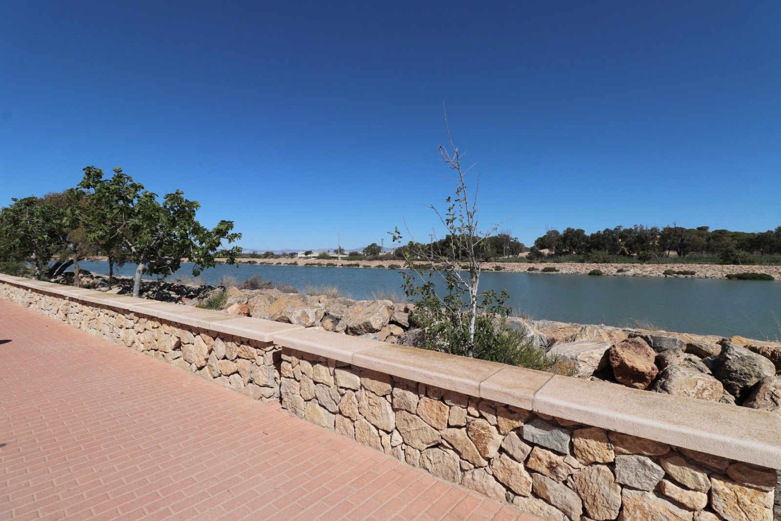 Hochgelegenes Luxus-Penthouse mit traumhafter Aussicht