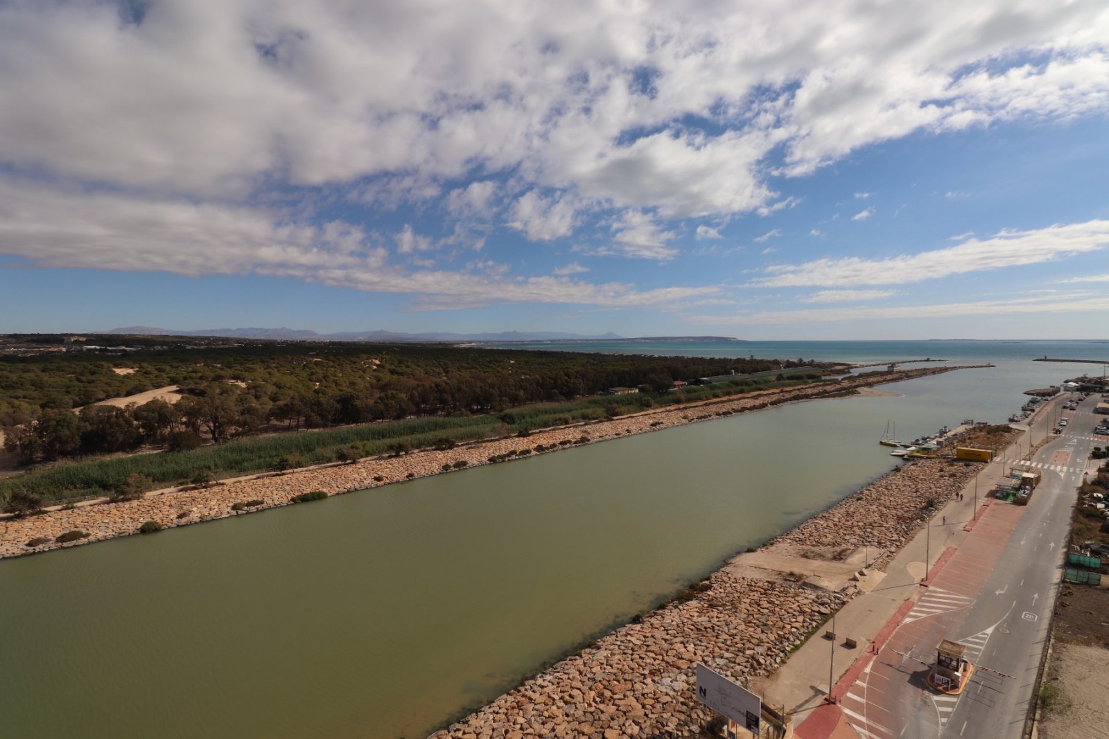 Hochgelegenes Luxus-Penthouse mit traumhafter Aussicht