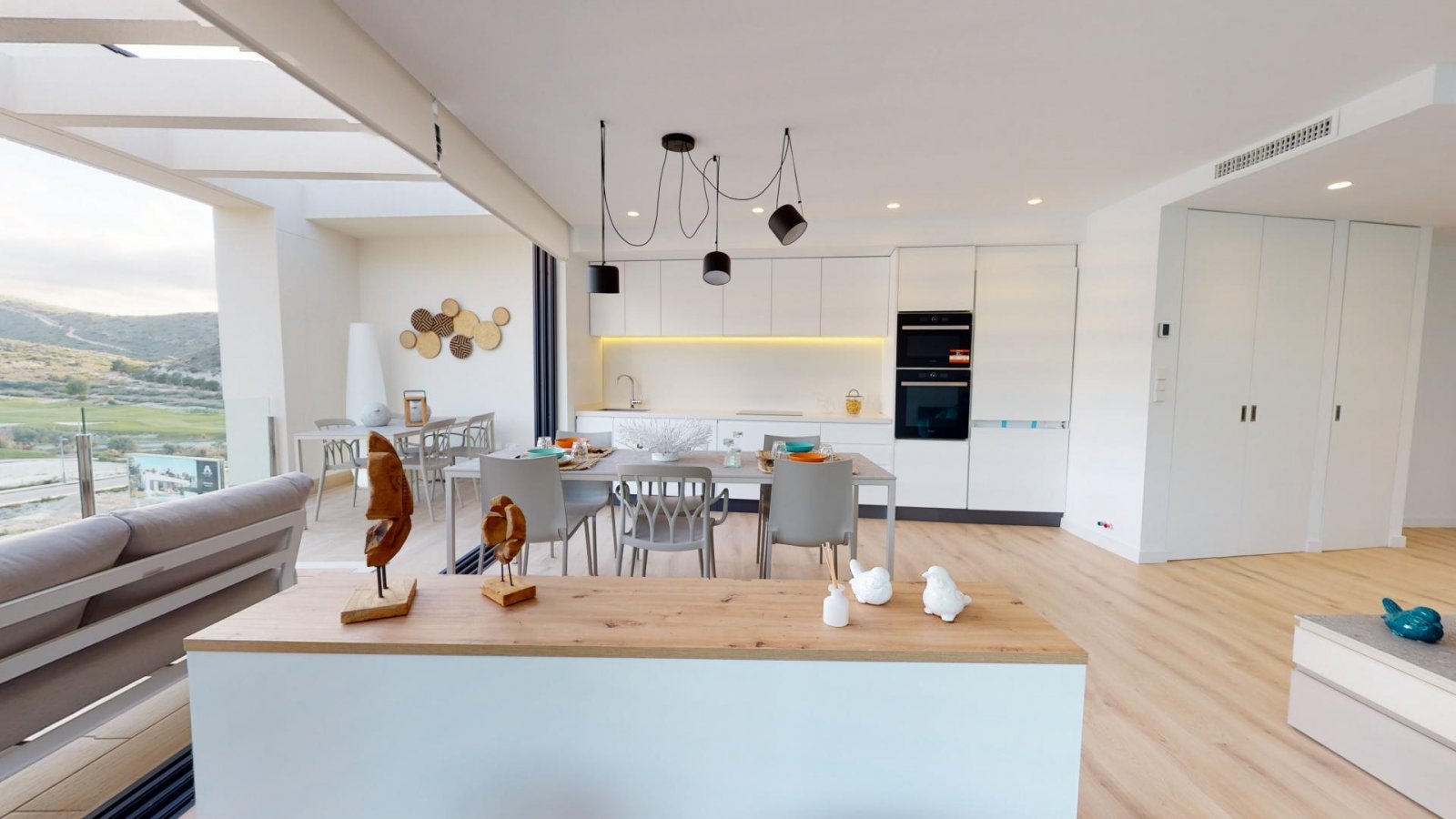 <p>Duplex provided with 2 Bedrooms and 2 Bathrooms, communal swimming pool and private parking space within domain. </p><p>These new phase Annapurn...