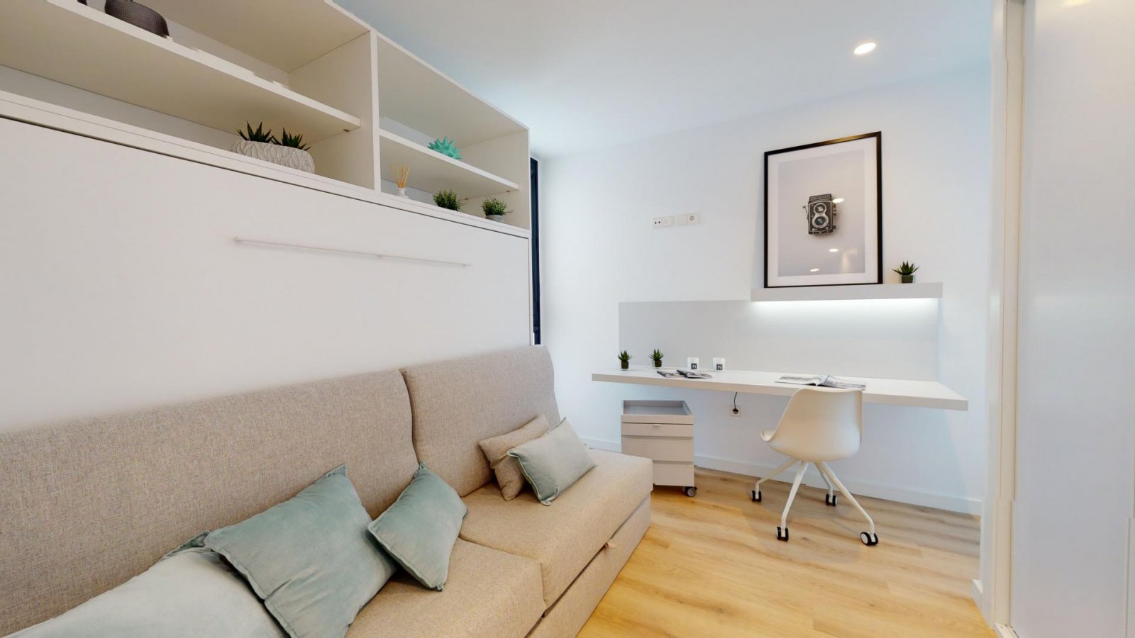 <p>Duplex provided with 2 Bedrooms and 2 Bathrooms, communal swimming pool and private parking space within domain. </p><p>These new phase Annapurn...