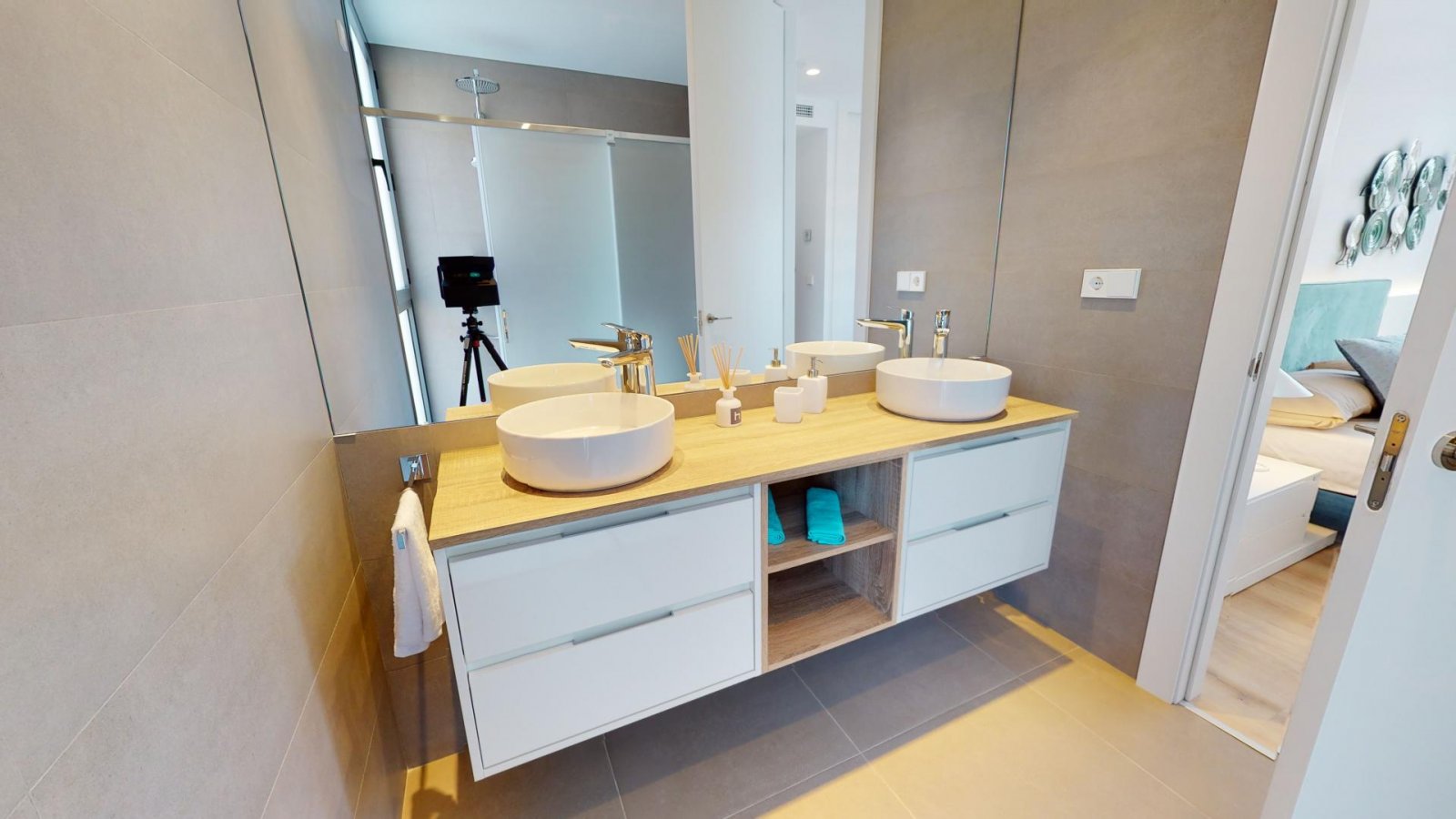 <p>Duplex provided with 2 Bedrooms and 2 Bathrooms, communal swimming pool and private parking space within domain. </p><p>These new phase Annapurn...