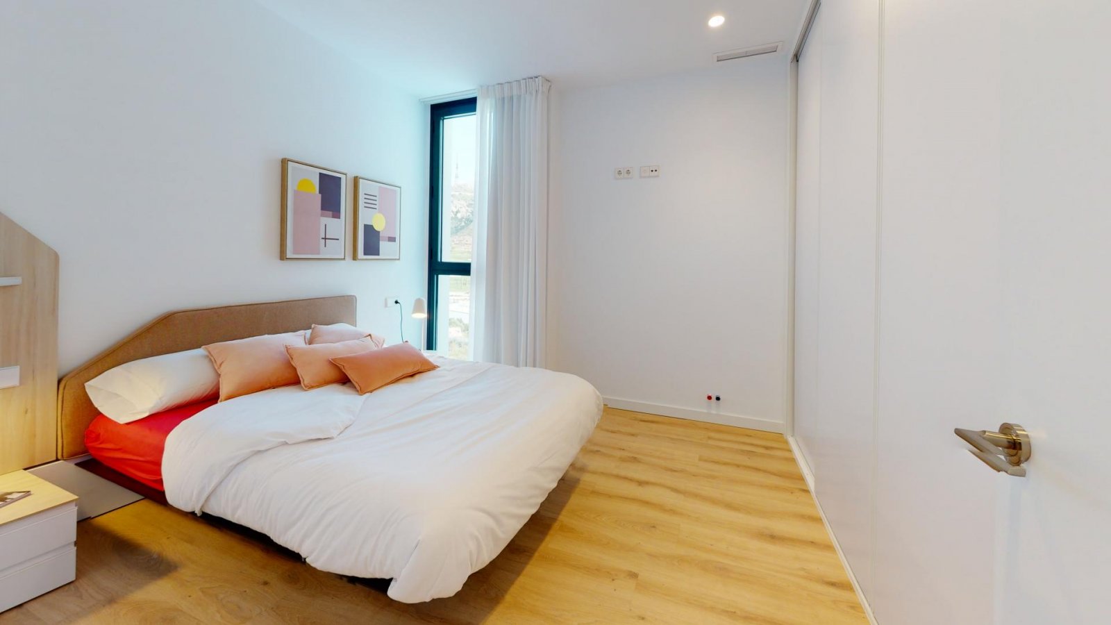 <p>Duplex provided with 2 Bedrooms and 2 Bathrooms, communal swimming pool and private parking space within domain. </p><p>These new phase Annapurn...