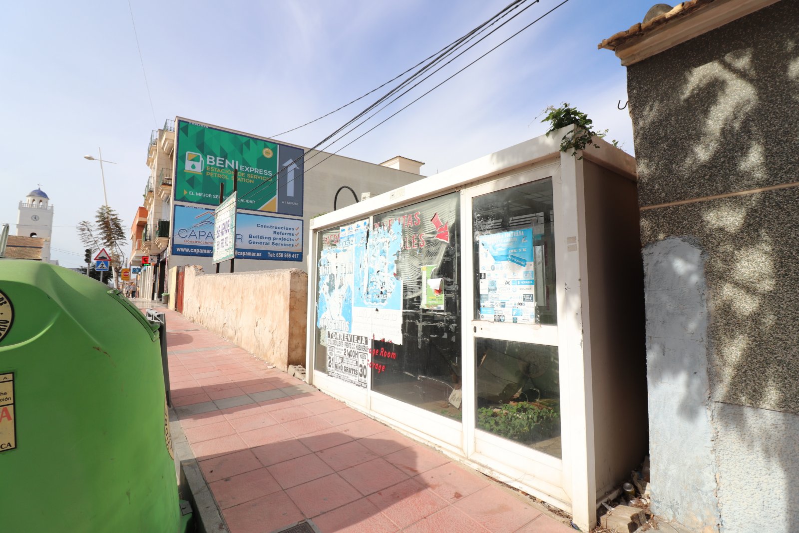   <br />	 This South &amp; North Facing 1.135m2 Plot of Land in Benijofar is located on one of the main high streets through this prolific, bustlin...