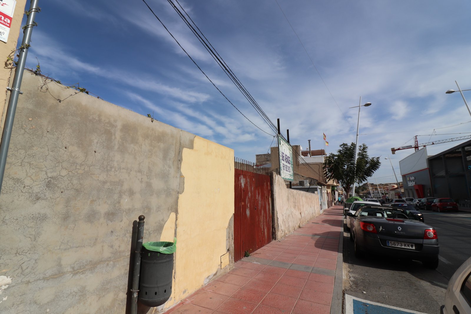   <br />	 This South &amp; North Facing 1.135m2 Plot of Land in Benijofar is located on one of the main high streets through this prolific, bustlin...