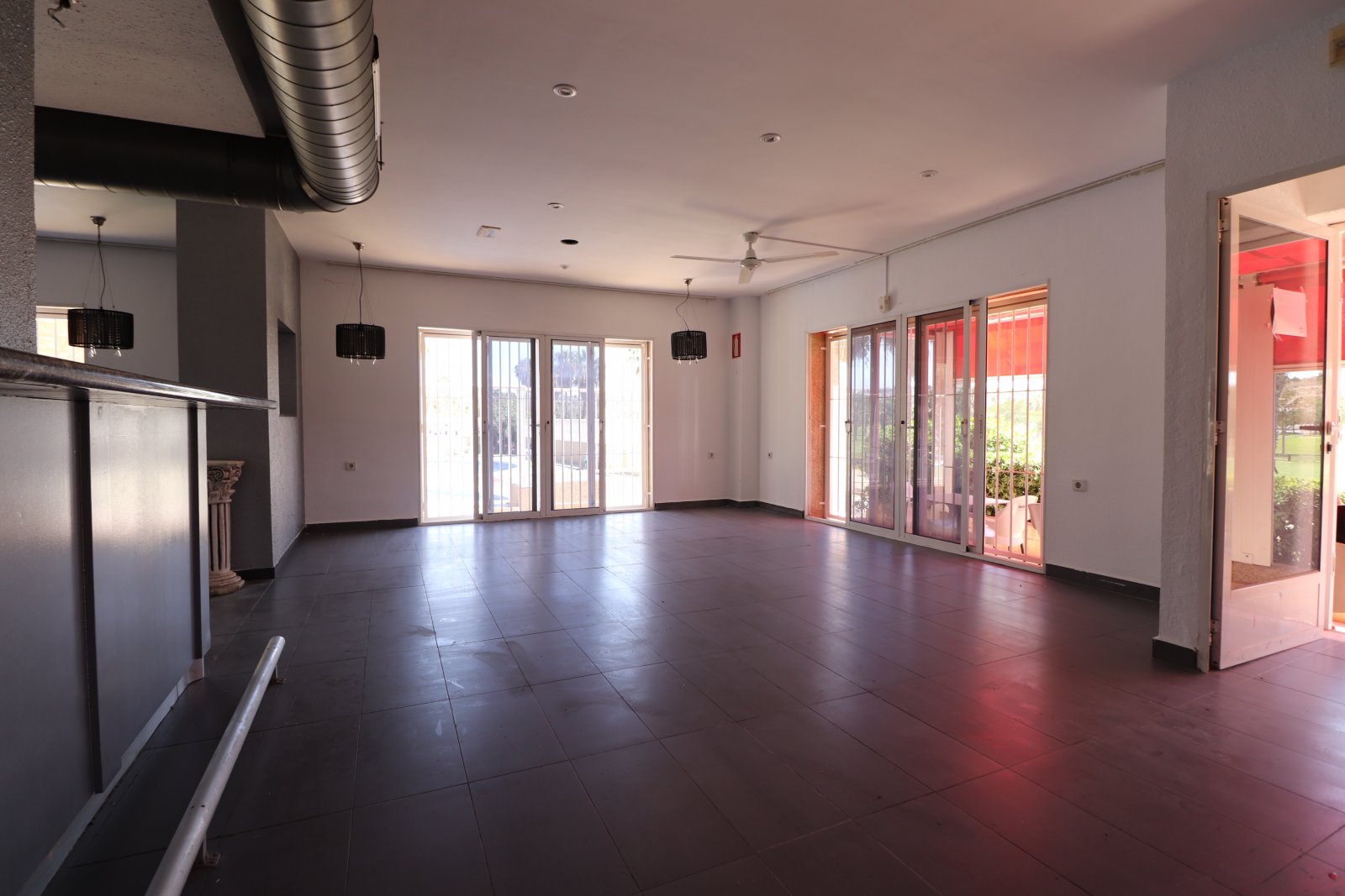   <br />	  Business Type: Bar &amp; Restaurant / Possible Shop, Office, or other Opportunity (FREEHOLD)<br /><br /><br />	  This Desirable, Corner,...