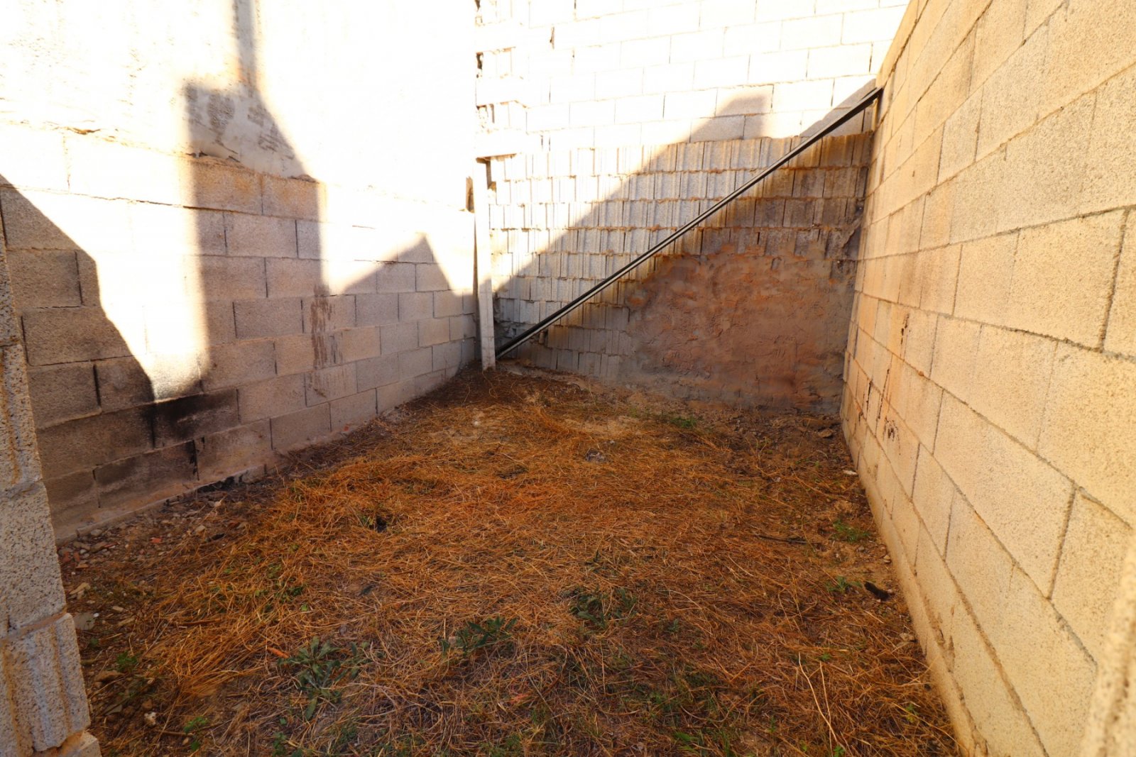   This East Facing, 200m2 Plot of Land in Benijofar is located in the Heart of this prolific, bustling, busy, highly popular, Traditional &amp; ver...