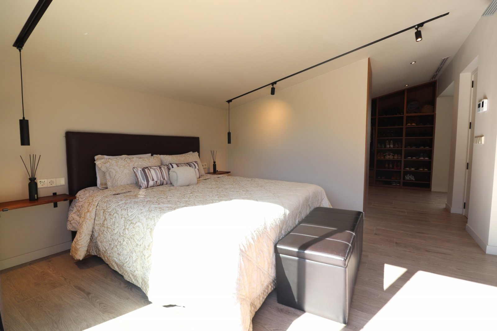 Exklusive Landvilla mit Pool & Outdoor-Küche