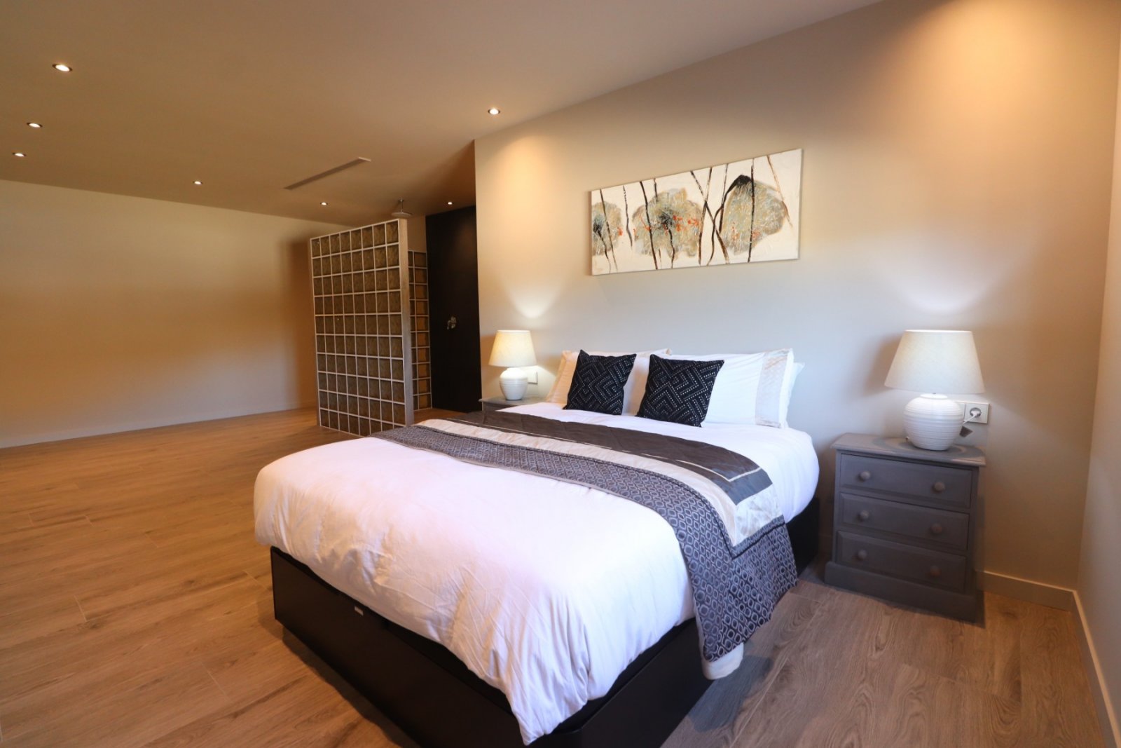 Exklusive Landvilla mit Pool & Outdoor-Küche