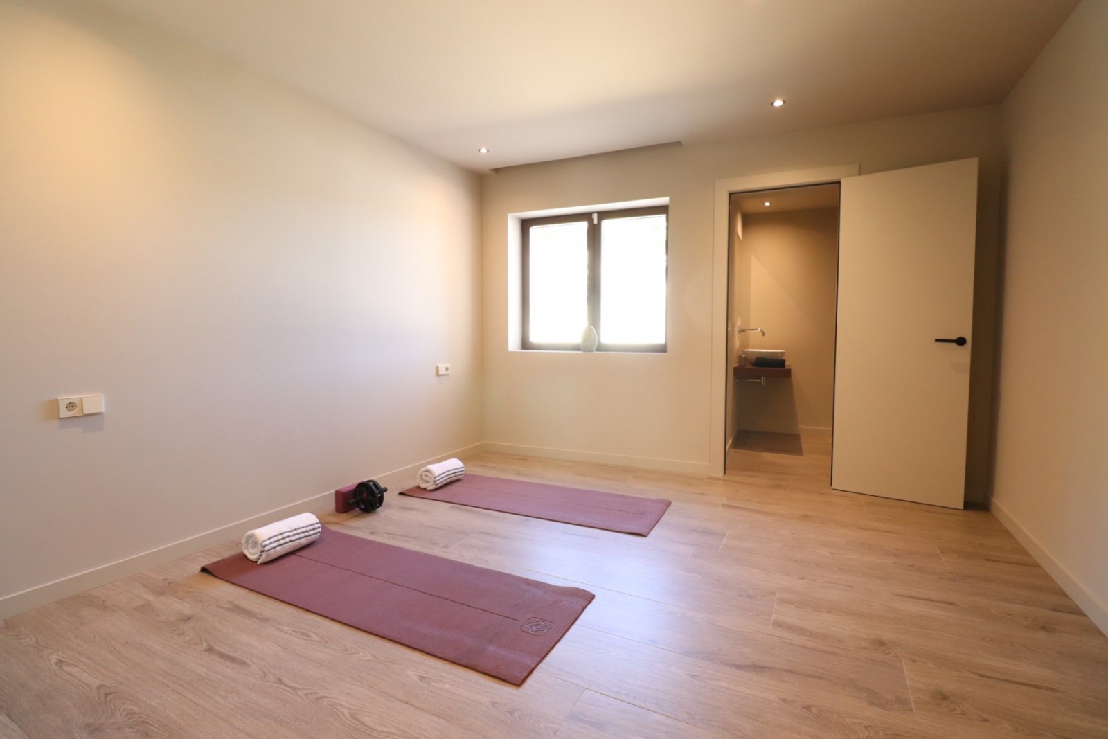 Exklusive Landvilla mit Pool & Outdoor-Küche