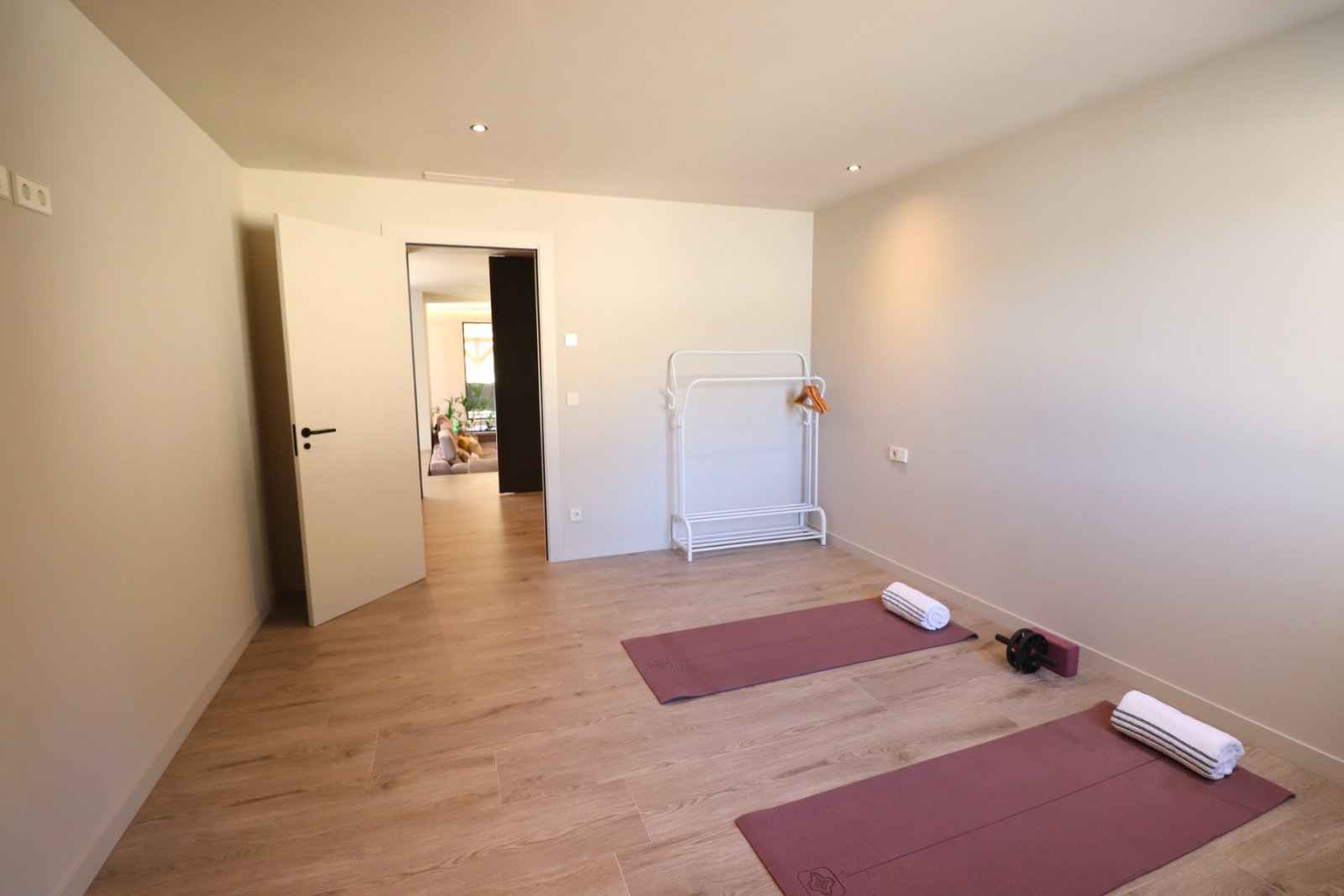 Exklusive Landvilla mit Pool & Outdoor-Küche