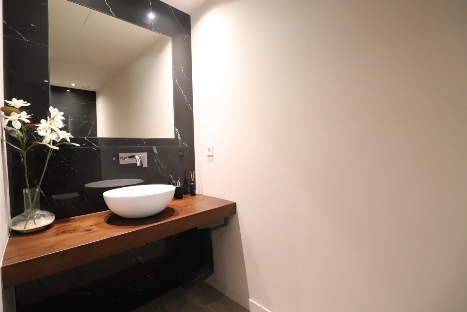 Exklusive Landvilla mit Pool & Outdoor-Küche