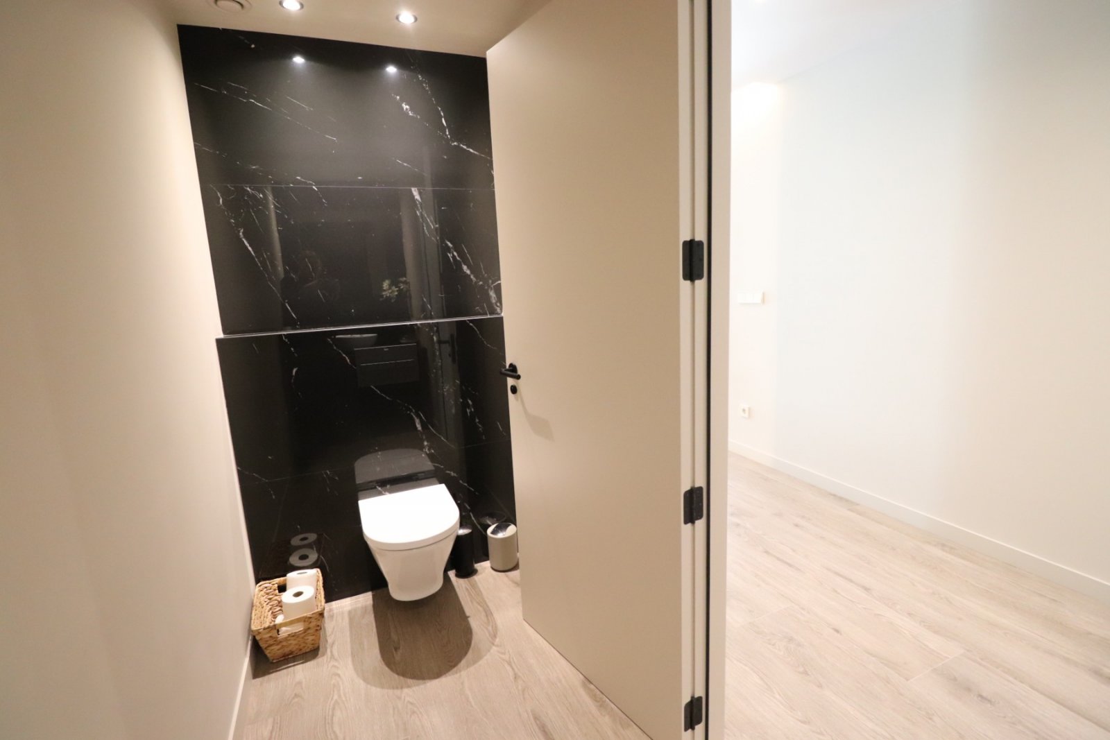 Exklusive Landvilla mit Pool & Outdoor-Küche