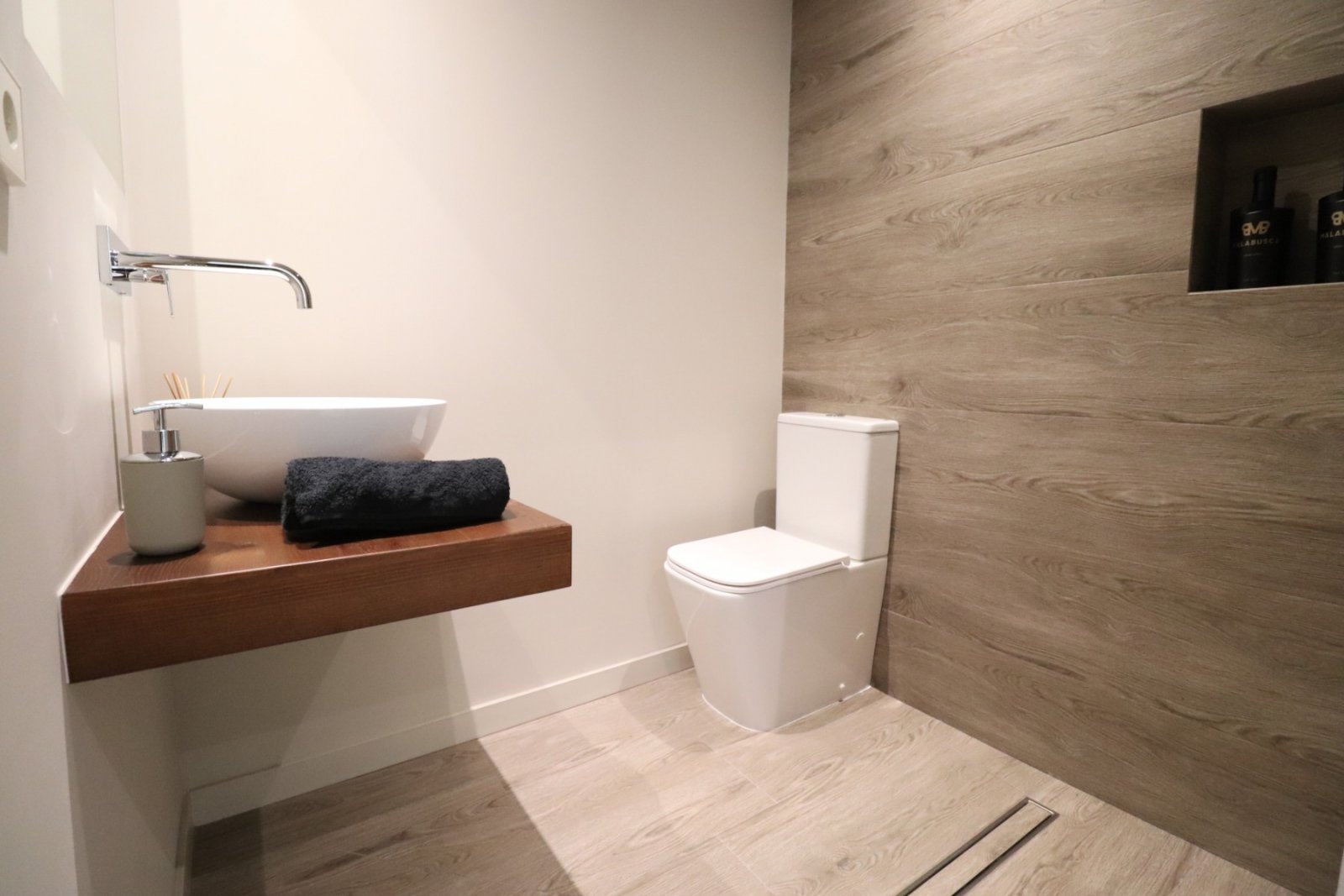 Exklusive Landvilla mit Pool & Outdoor-Küche