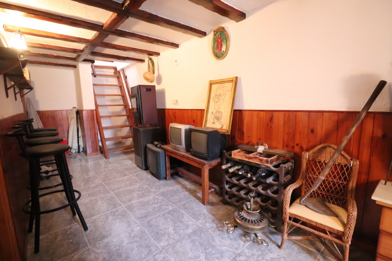   This West Facing, Three Bedroom Townhouse in Benijofar is located within walking distance of local amenities and facilities, and just a 15-minute...