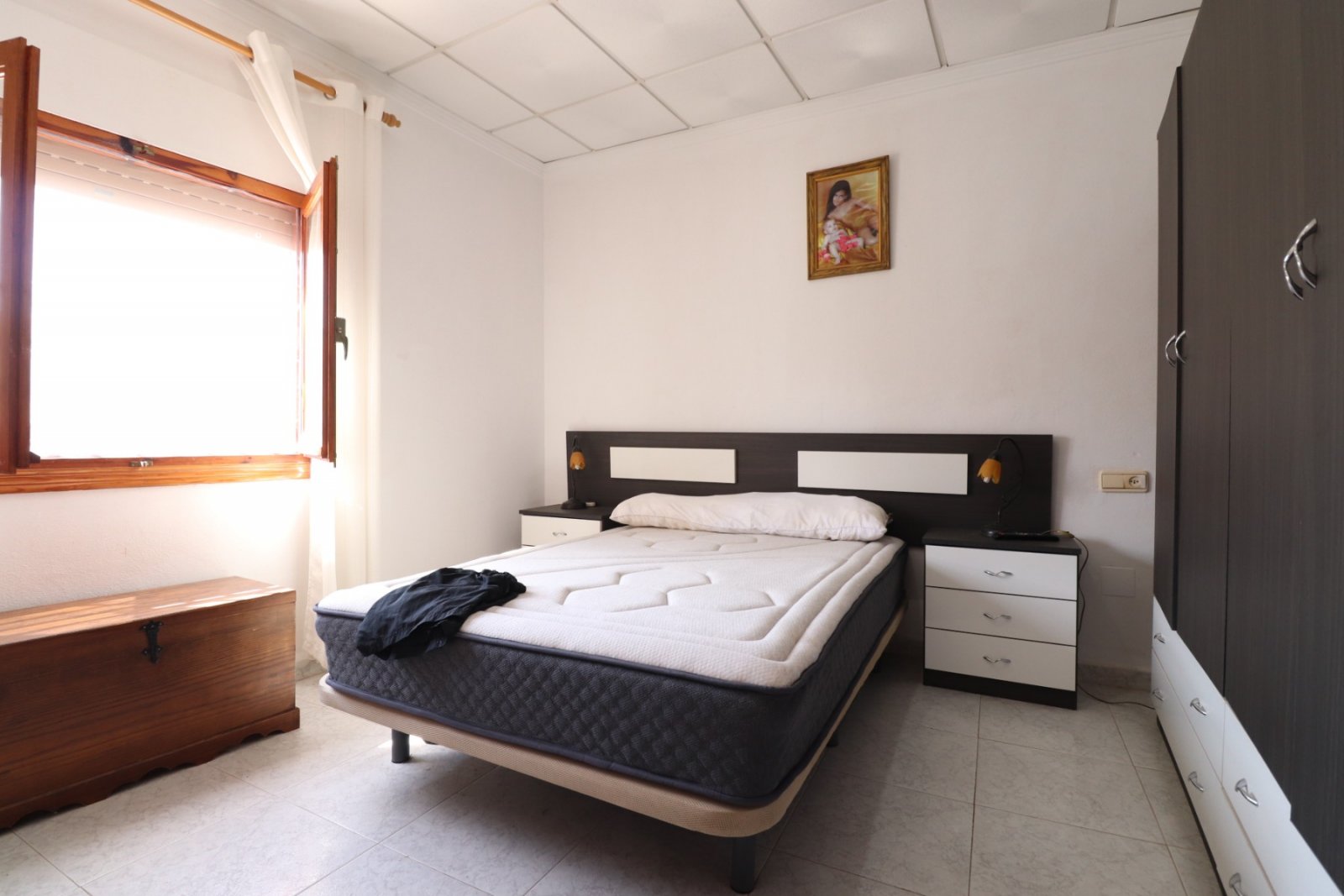   This West Facing, Three Bedroom Townhouse in Benijofar is located within walking distance of local amenities and facilities, and just a 15-minute...