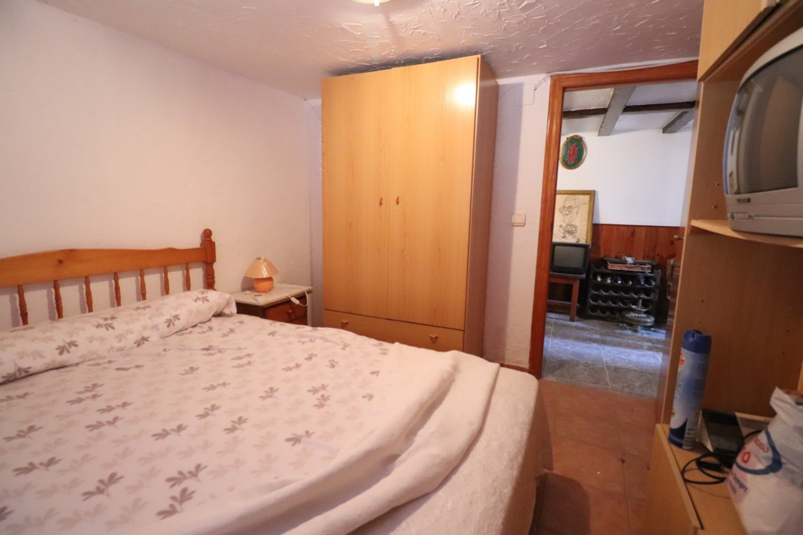   This West Facing, Three Bedroom Townhouse in Benijofar is located within walking distance of local amenities and facilities, and just a 15-minute...