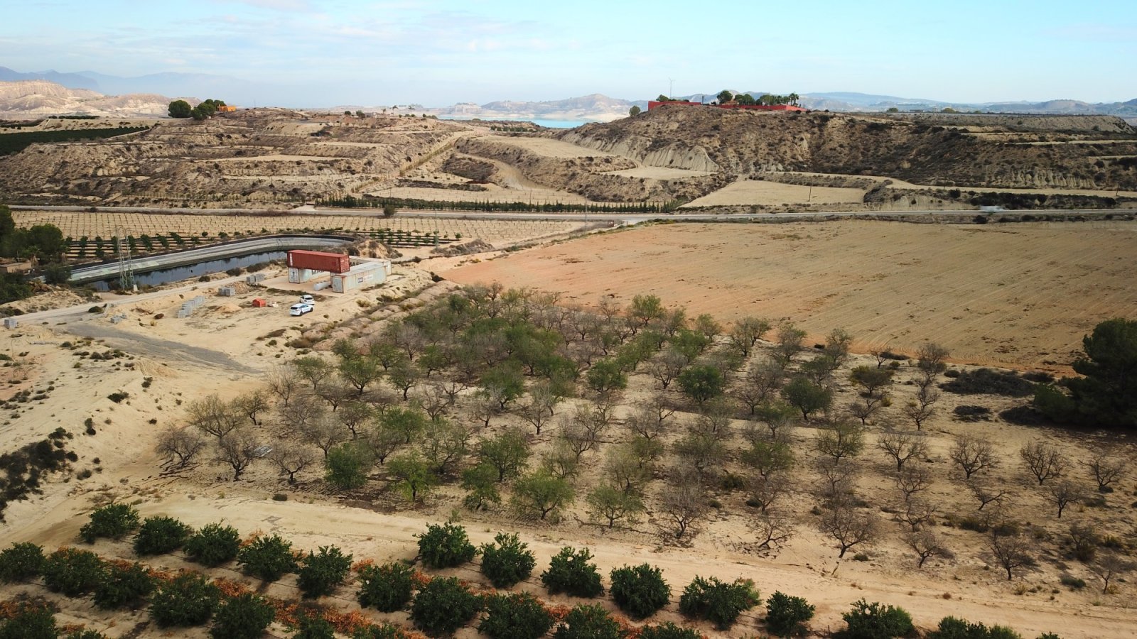   This 10.000m2 Plot in Torremendo is located in the vast Countryside, between San Miguel de Salinas, Bigastro &amp; Orihuela. Within just a 2-minu...