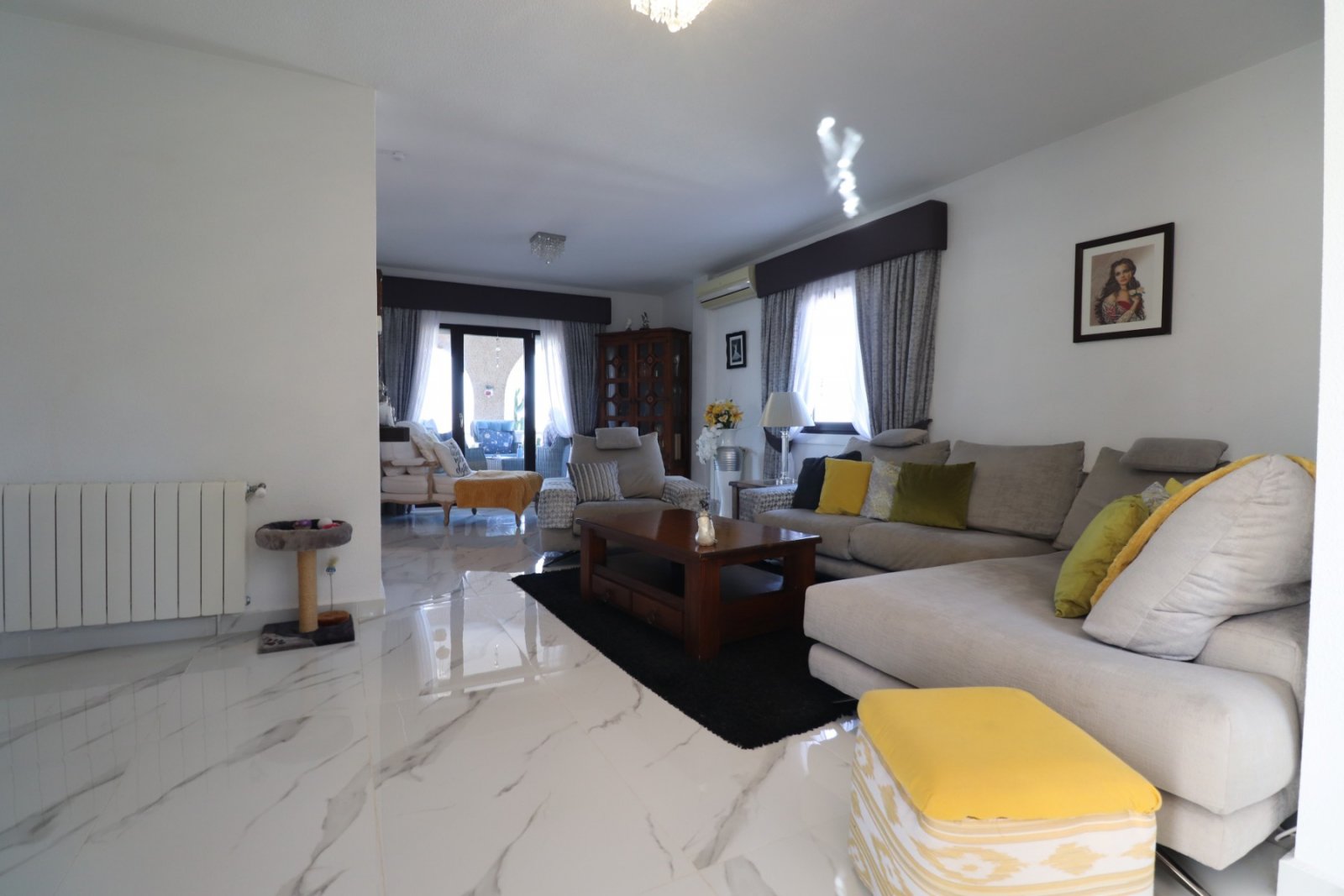   This Remarkable, West Facing, Corner, Five Bedroom Detached Villa in Lomas de La Juliana is located in a prominent position on the Costa Blanca S...