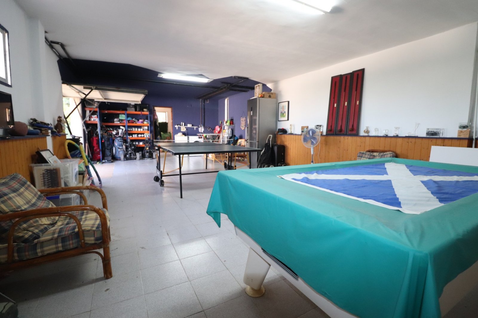   This Remarkable, West Facing, Corner, Five Bedroom Detached Villa in Lomas de La Juliana is located in a prominent position on the Costa Blanca S...