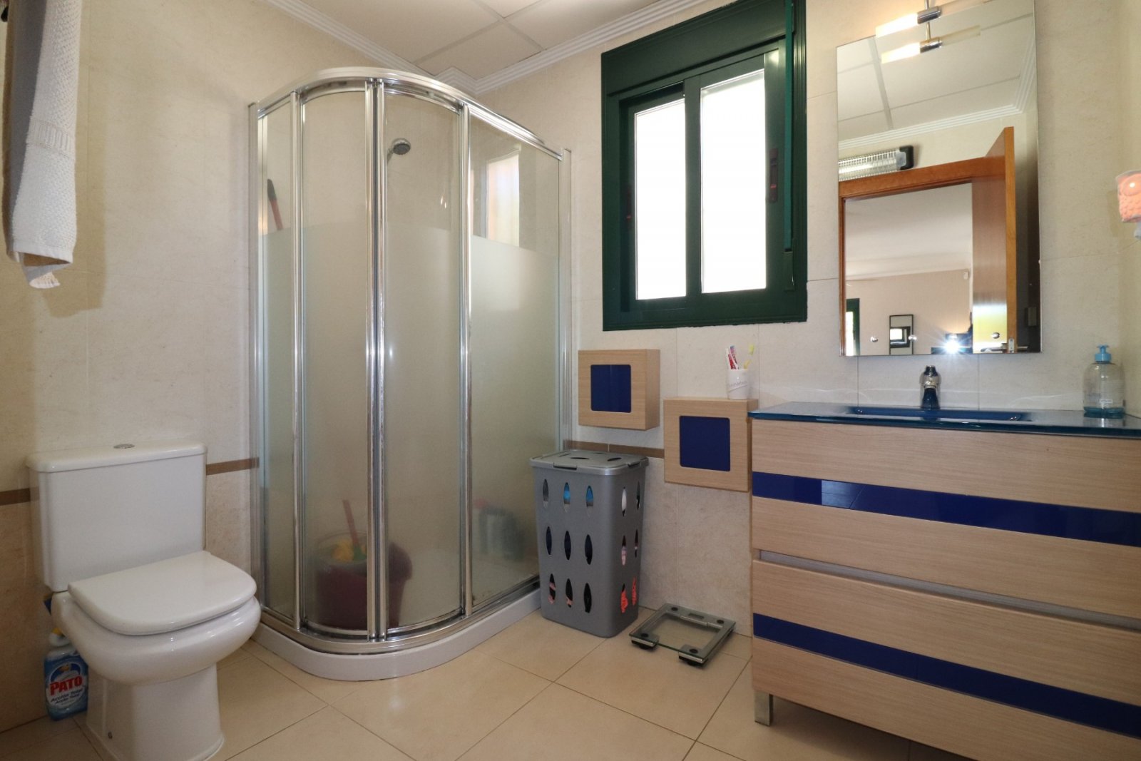   This South Facing, Four Bedroom, Detached Villa in Ciudad Quesada is located in a prestigious area, surrounded by exclusive properties in the hig...