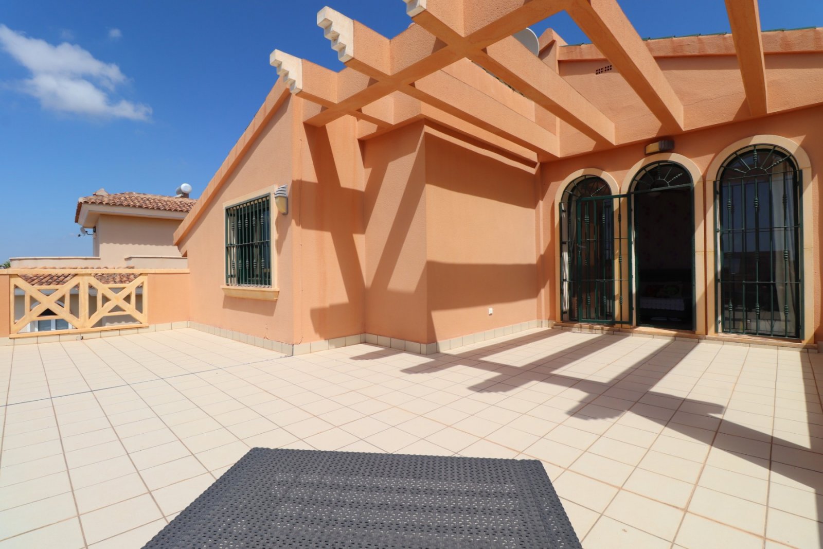   This South Facing, Four Bedroom, Detached Villa in Ciudad Quesada is located in a prestigious area, surrounded by exclusive properties in the hig...