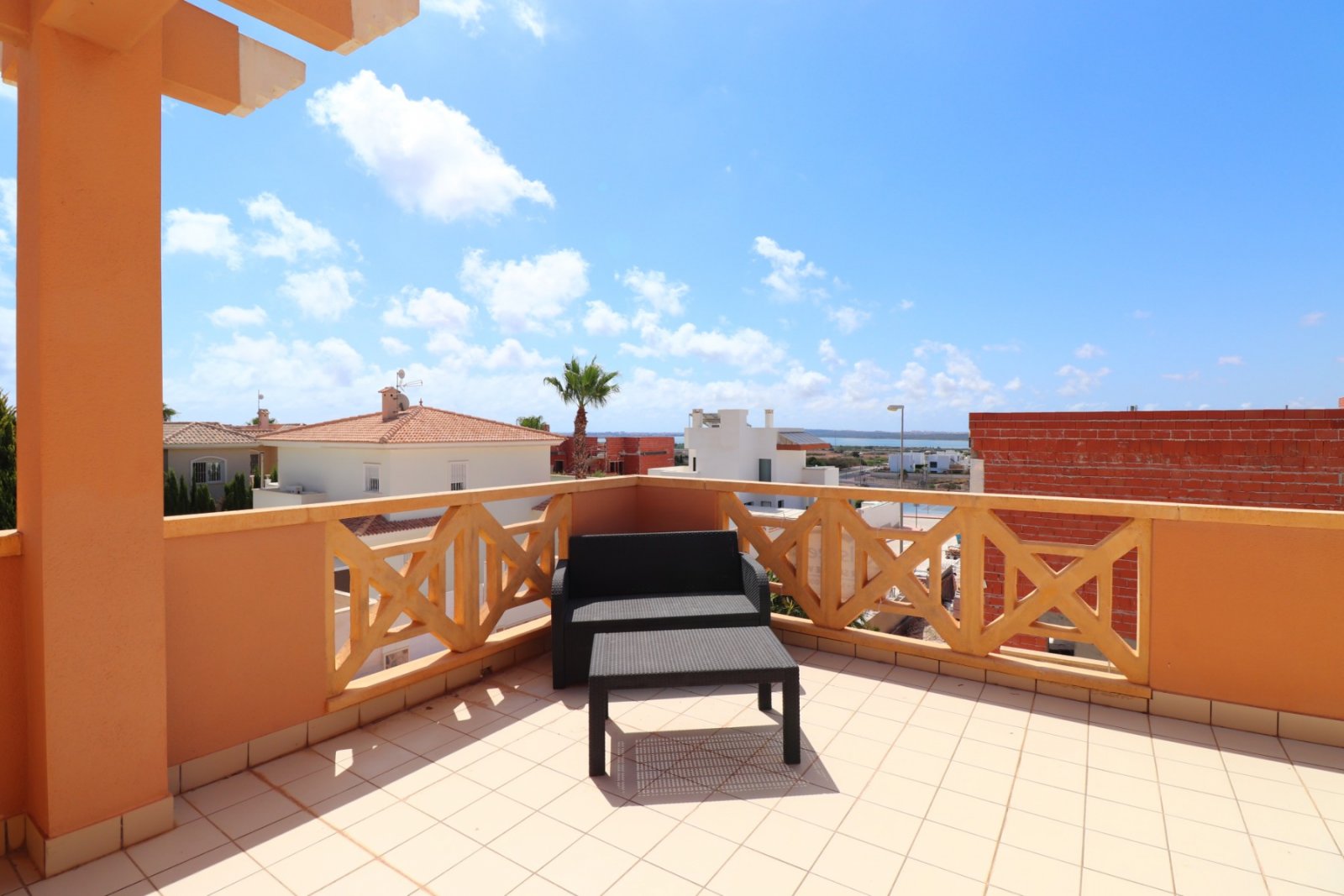   This South Facing, Four Bedroom, Detached Villa in Ciudad Quesada is located in a prestigious area, surrounded by exclusive properties in the hig...