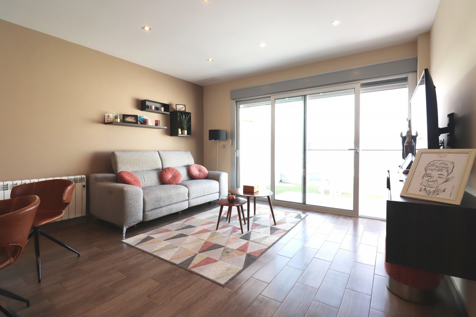   This modern South Facing, Three Bedroom, Semi-detached Villa in Daya Vieja is located on the edge of this charming and peaceful Spanish village, ...