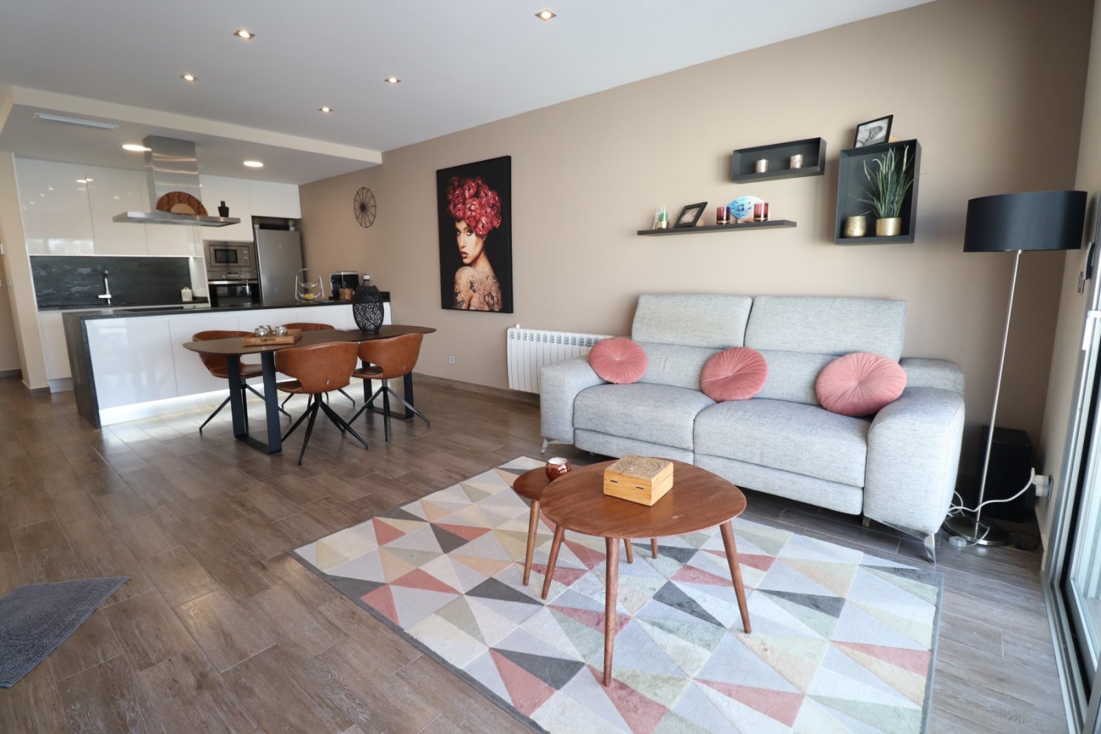   This modern South Facing, Three Bedroom, Semi-detached Villa in Daya Vieja is located on the edge of this charming and peaceful Spanish village, ...