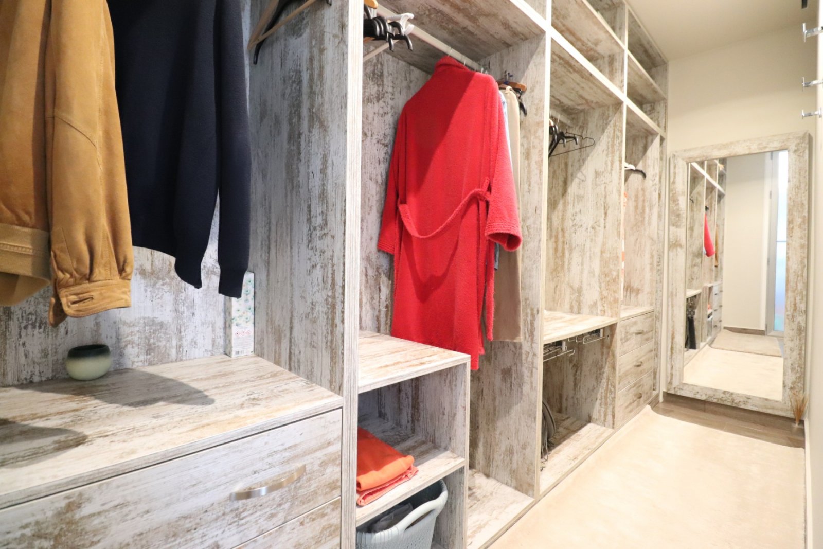   This modern South Facing, Three Bedroom, Semi-detached Villa in Daya Vieja is located on the edge of this charming and peaceful Spanish village, ...