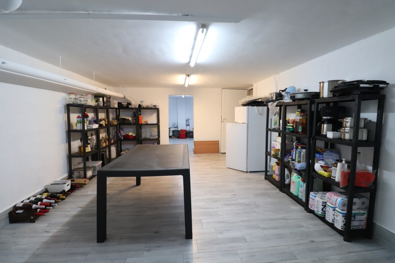   This modern South Facing, Three Bedroom, Semi-detached Villa in Daya Vieja is located on the edge of this charming and peaceful Spanish village, ...