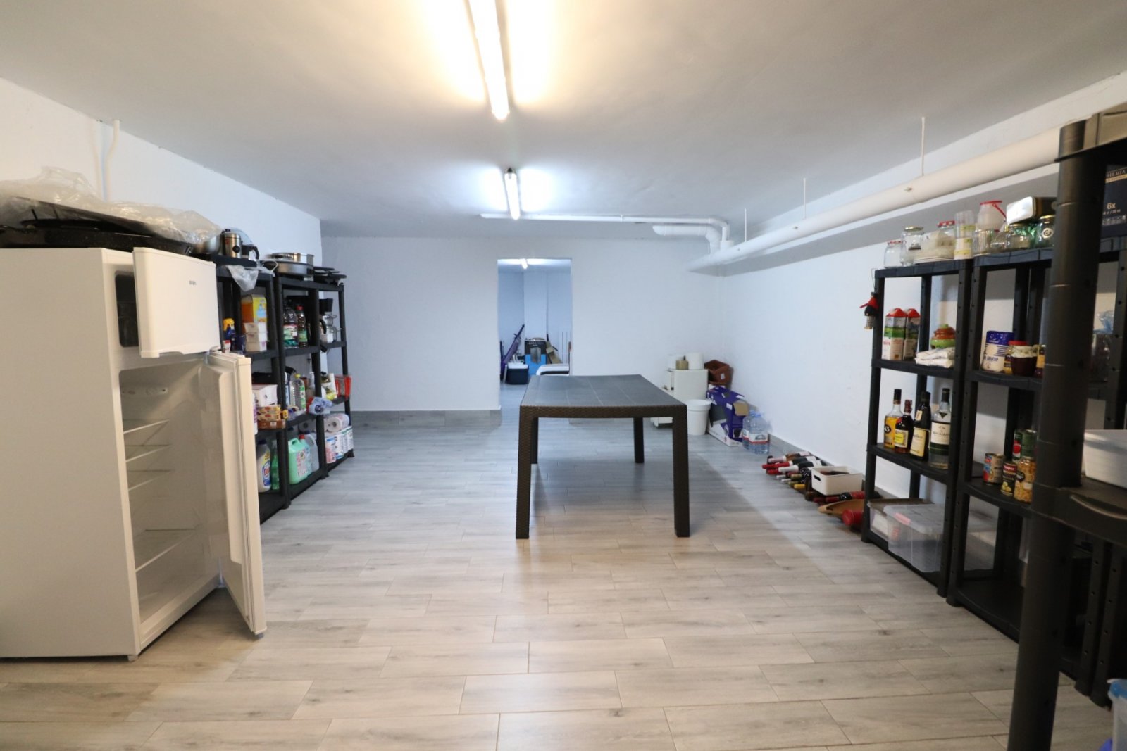   This modern South Facing, Three Bedroom, Semi-detached Villa in Daya Vieja is located on the edge of this charming and peaceful Spanish village, ...