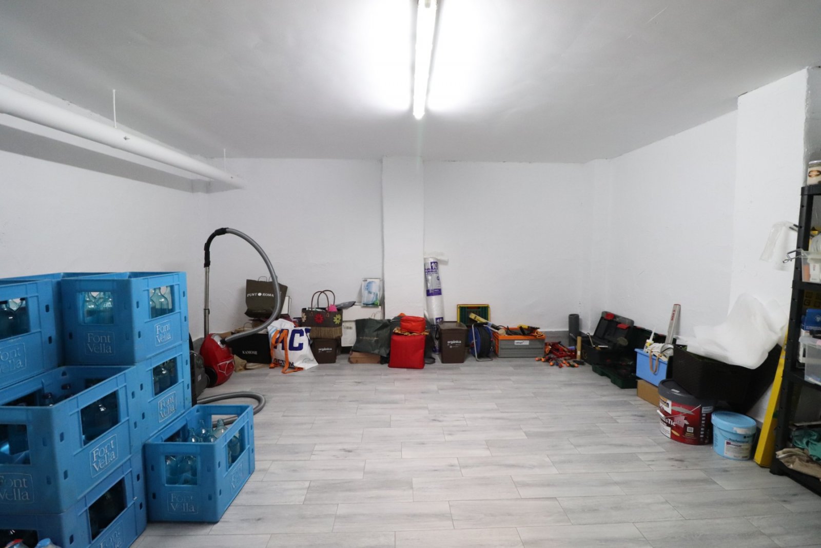   This modern South Facing, Three Bedroom, Semi-detached Villa in Daya Vieja is located on the edge of this charming and peaceful Spanish village, ...