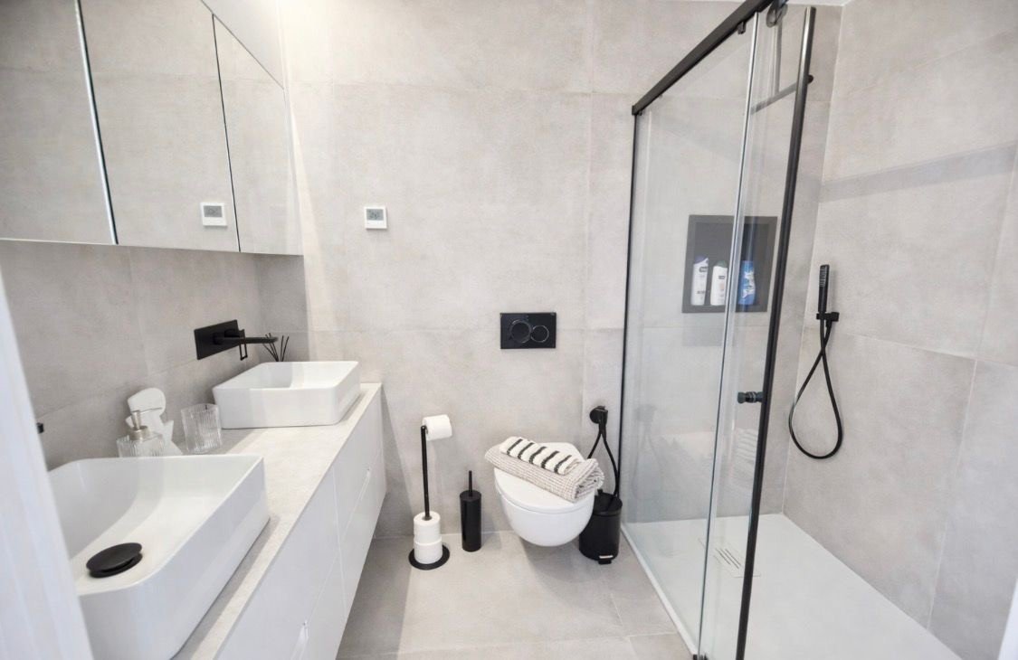   This West Facing, Three Bedroom, Semi Detached Villa in Santiago de la Ribera, is located just 750 metres from the beautiful 4km stretch of beach...