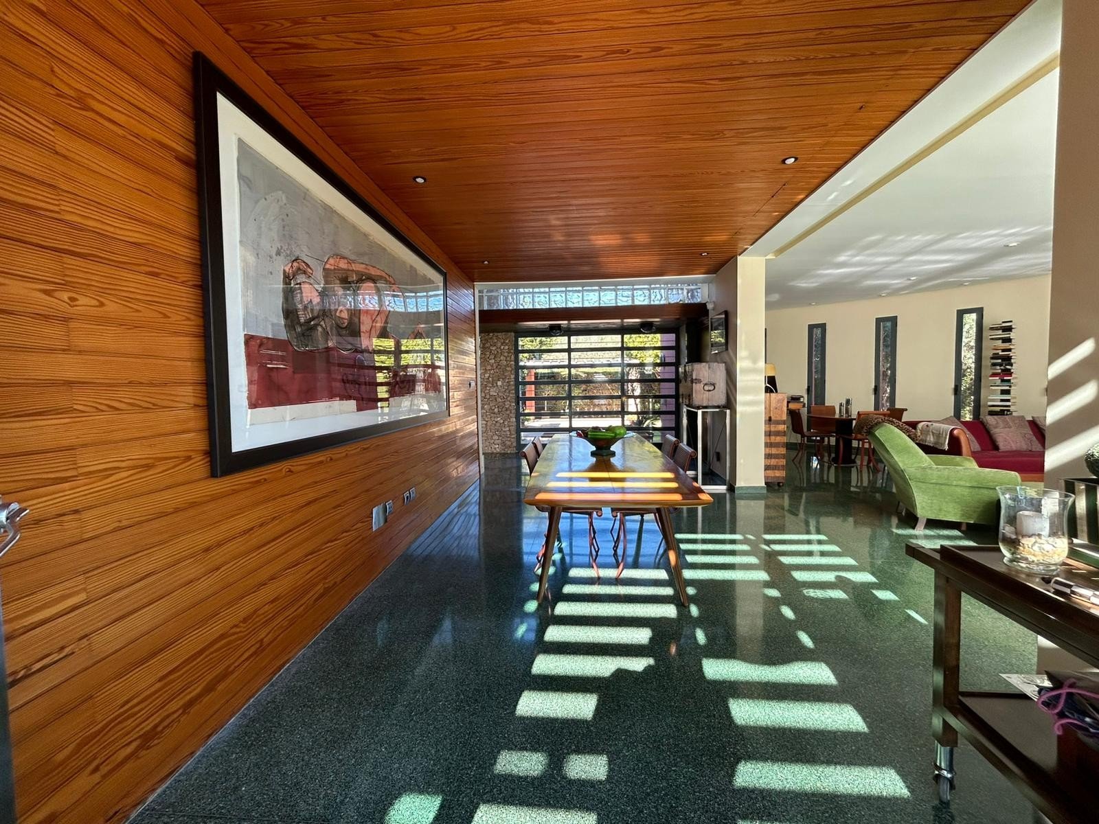   This Four Bedroom South Facing Detached Villa in Dehesa de Campoamor, is located just a five minute drive from supermarkets and only a two minute...