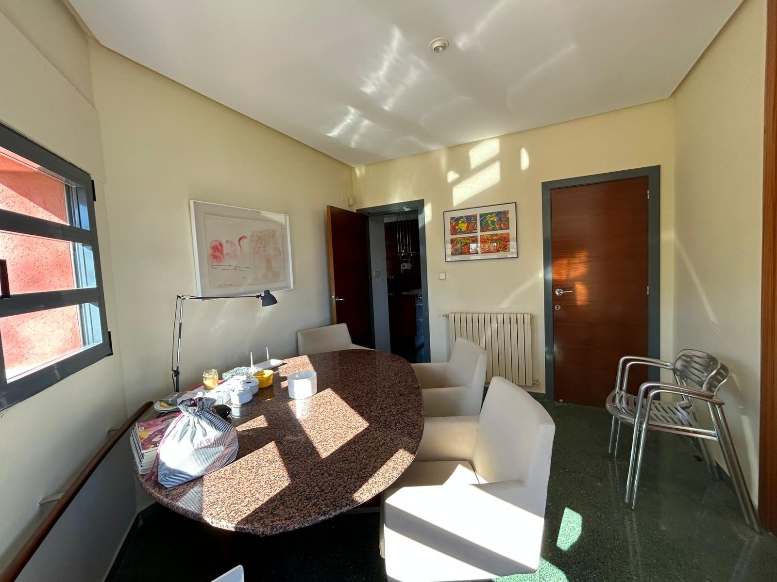   This Four Bedroom South Facing Detached Villa in Dehesa de Campoamor, is located just a five minute drive from supermarkets and only a two minute...