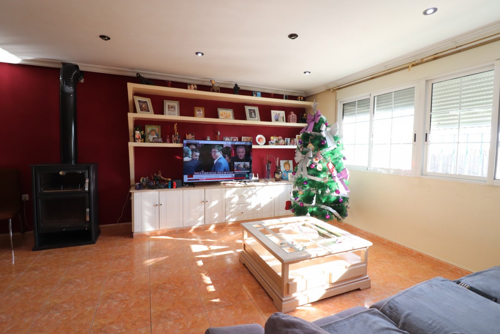   This South Facing, Three Bedroom, Detached Villa in El Saladar, is located in a well-known residential area on the outskirts of Almoradí town, wh...