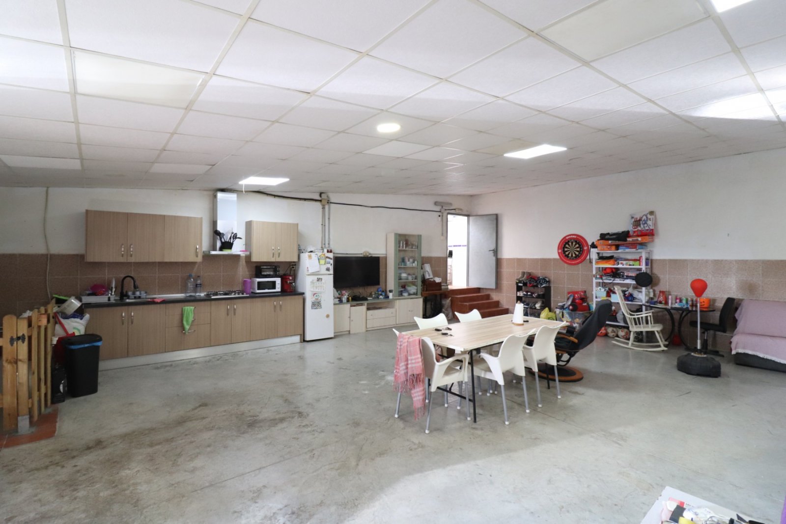   This South Facing, Three Bedroom, Detached Villa in El Saladar, is located in a well-known residential area on the outskirts of Almoradí town, wh...