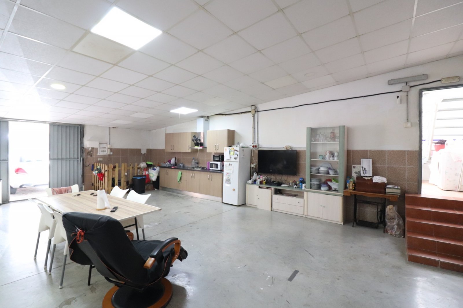   This South Facing, Three Bedroom, Detached Villa in El Saladar, is located in a well-known residential area on the outskirts of Almoradí town, wh...