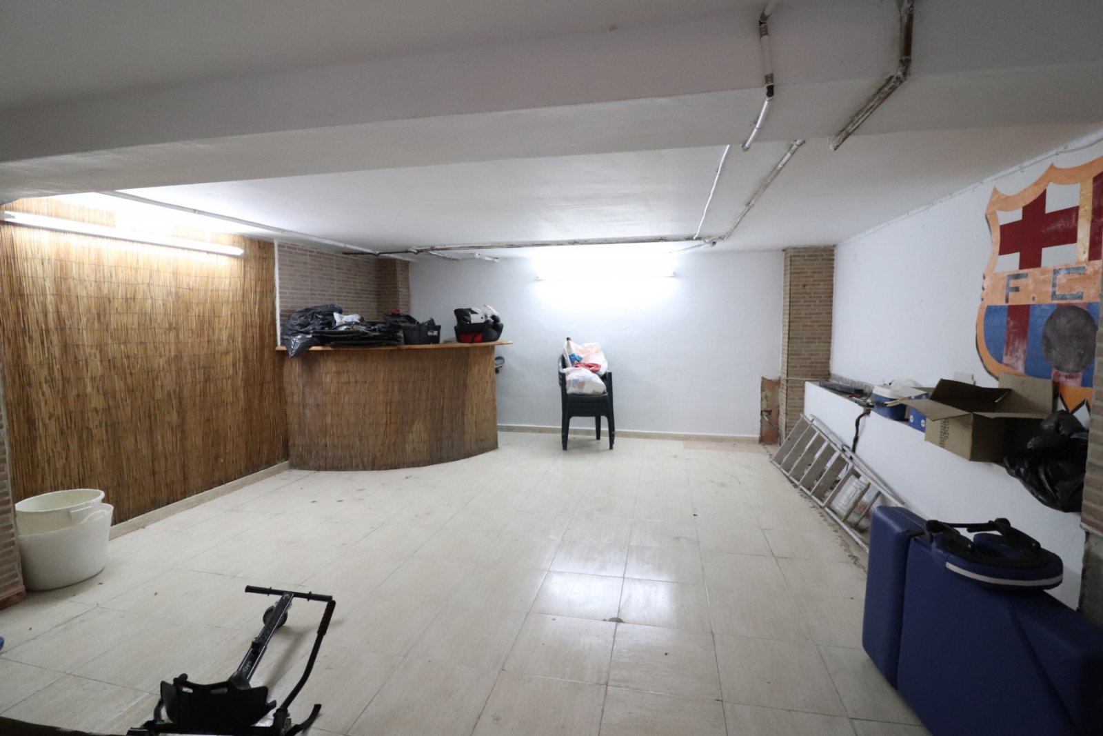   This South Facing, Three Bedroom, Detached Villa in El Saladar, is located in a well-known residential area on the outskirts of Almoradí town, wh...