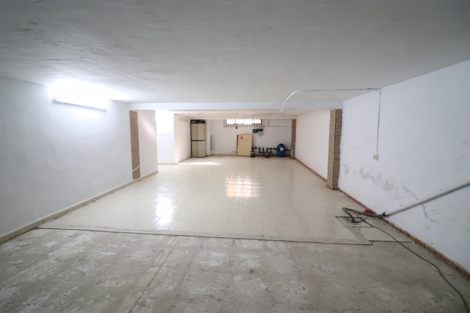   This South Facing, Three Bedroom, Detached Villa in El Saladar, is located in a well-known residential area on the outskirts of Almoradí town, wh...