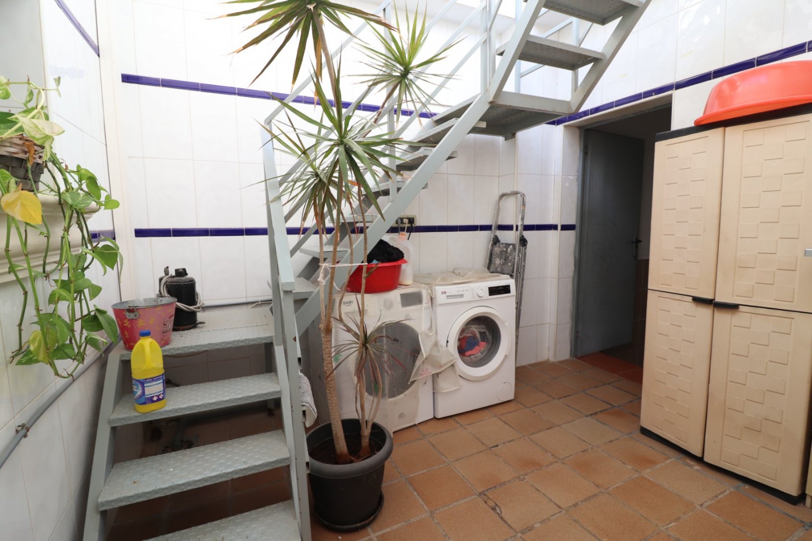   This South Facing, Three Bedroom, Detached Villa in El Saladar, is located in a well-known residential area on the outskirts of Almoradí town, wh...