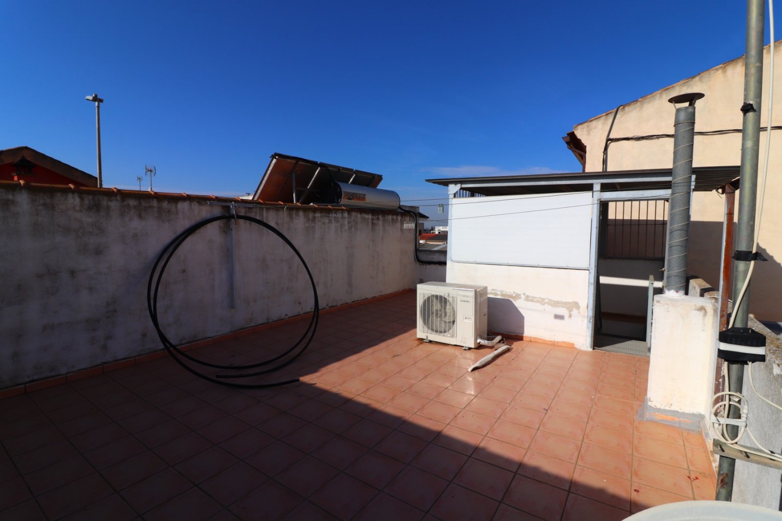   This South Facing, Three Bedroom, Detached Villa in El Saladar, is located in a well-known residential area on the outskirts of Almoradí town, wh...