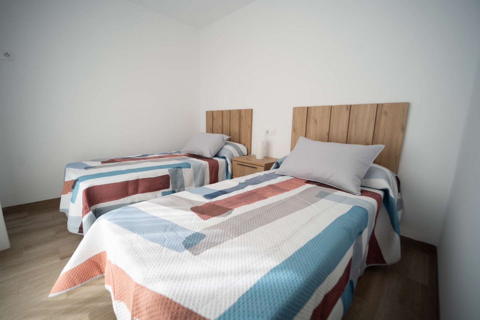 Ebenerdiges Haus mit Meerblick und guter Lage mit Pool